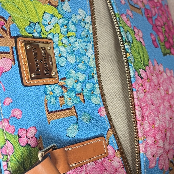 NWT Dooney & Bourke Hydrangea Monogram Shopper - Picture 9 of 15